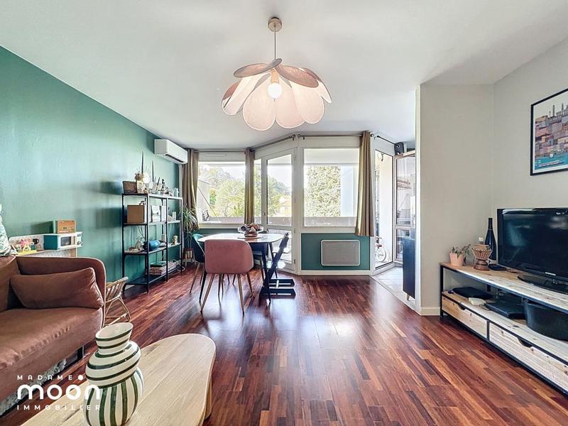 Appartement - 84 m² - 4 pièces