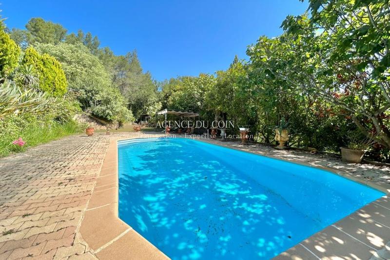 Maison - 450 m² - 10 pièces