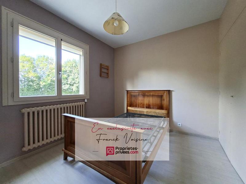 Maison - 93 m² - 7 pièces