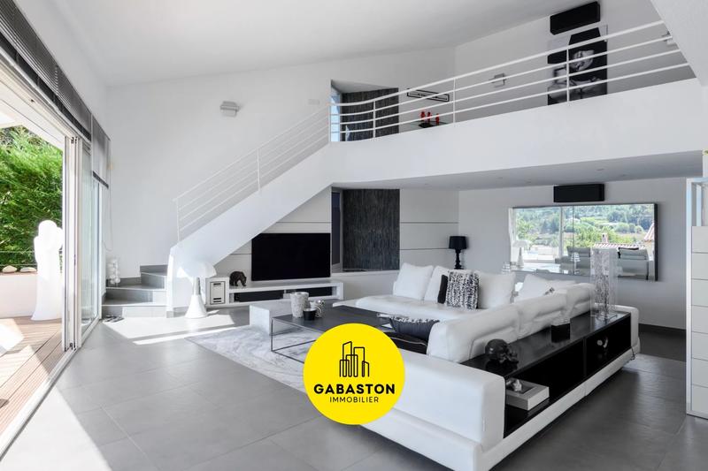 Villa - 247 m² - 5 pièces