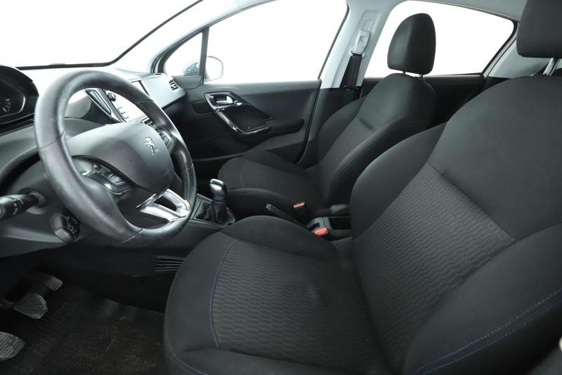 Peugeot 208 1.6 Blue-HDi Style 5p 75 ch