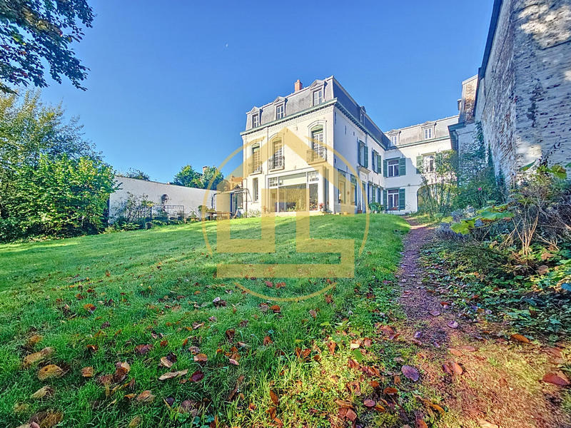 Maison - 430 m² - 13 pièces