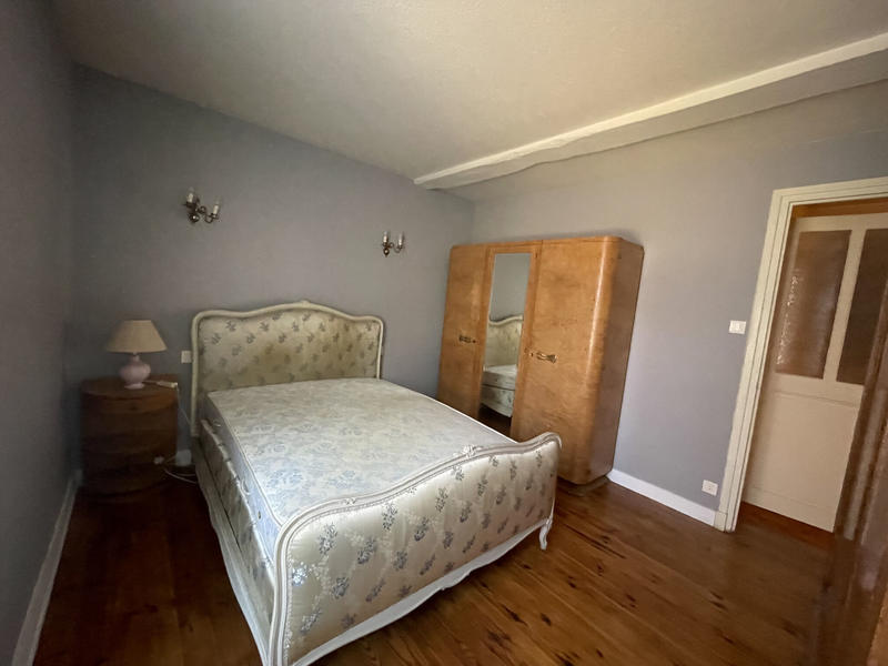 Propriété - 255 m² - 8 pièces