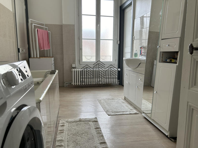 Maison - 166 m² - 7 pièces