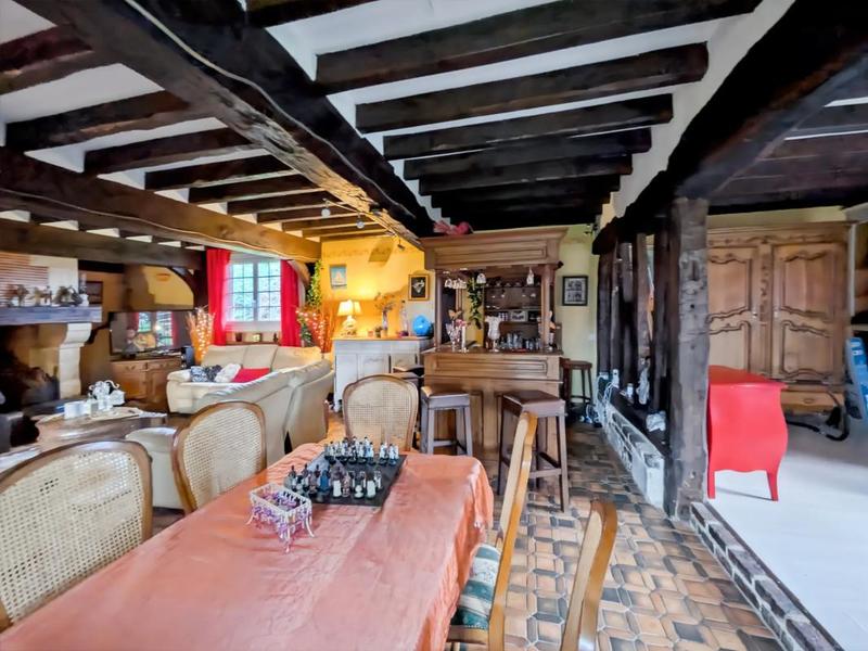 Maison - 220 m² - 6 pièces