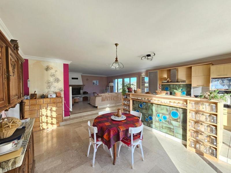 Propriété - 162 m² - 6 pièces