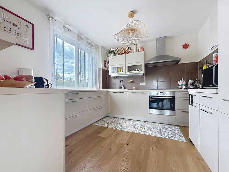 Appartement - 94 m² - 4 pièces