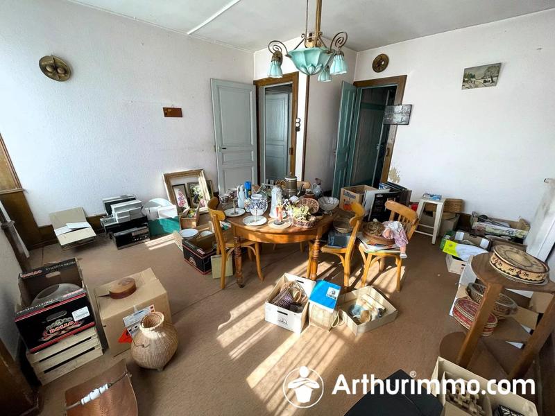 Maison - 182 m² - 9 pièces