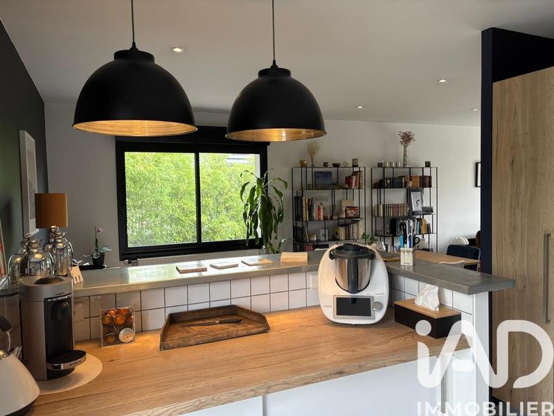 Maison - 185 m² - 8 pièces