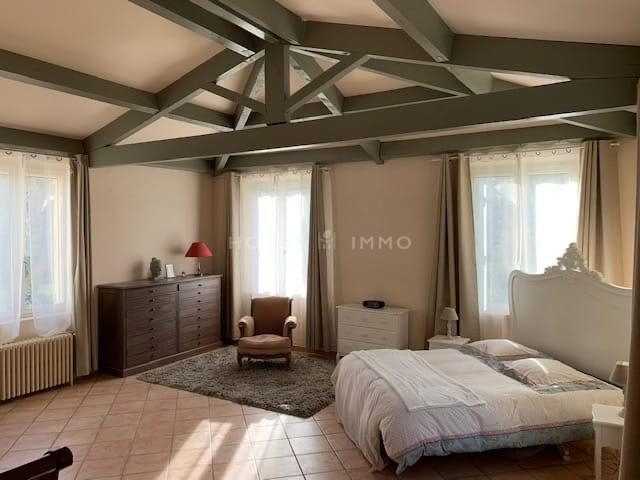 Bastide - 800 m² - 12 pièces