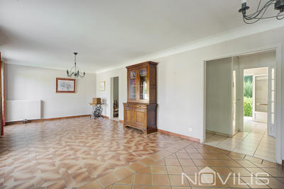 Villa - 137 m² - 6 pièces