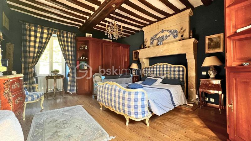 Propriété - 270 m² - 11 pièces