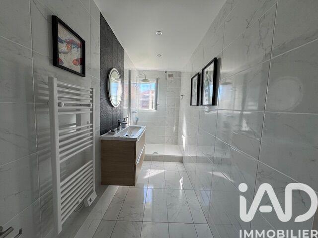 Maison - 96 m² - 5 pièces