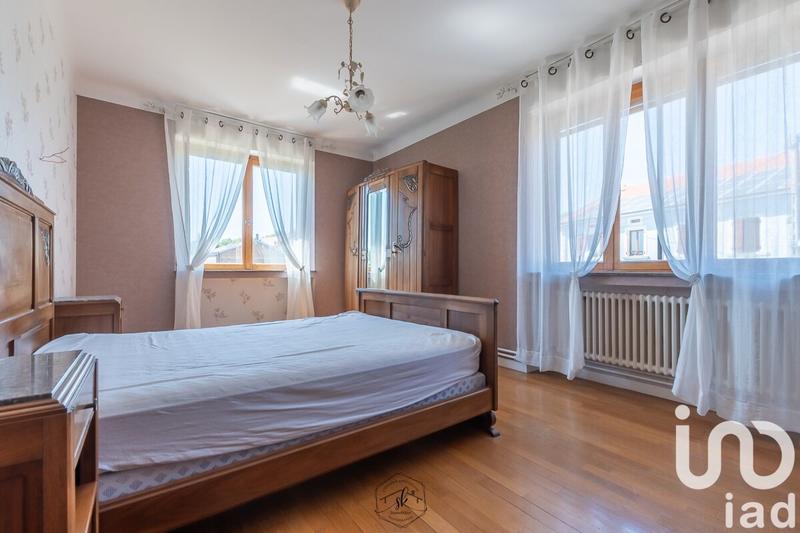 Maison - 167 m² - 8 pièces