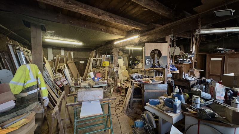 Maison - 200 m² - 3 pièces