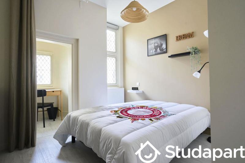 Chambre - 13 m² - 1 pièce