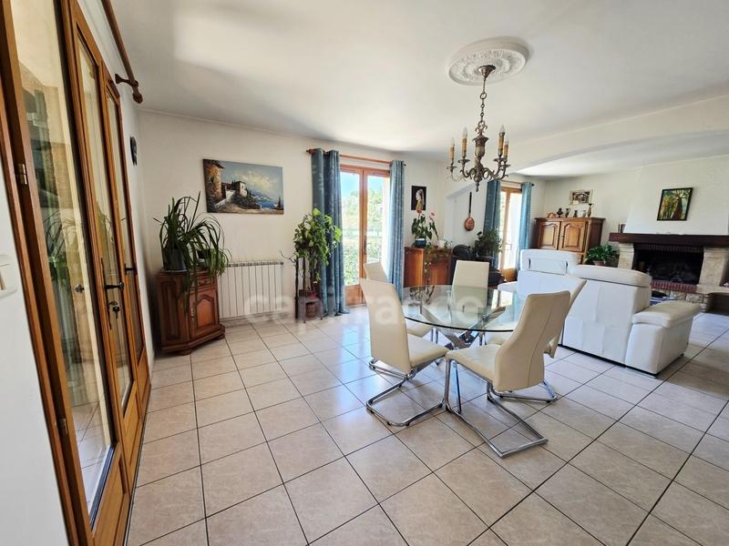 Maison - 182 m² - 7 pièces
