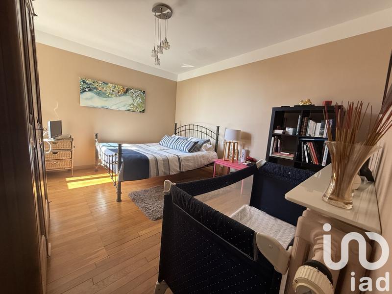 Maison - 182 m² - 7 pièces