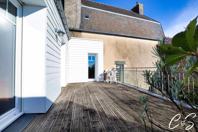 Maison - 272 m² - 10 pièces