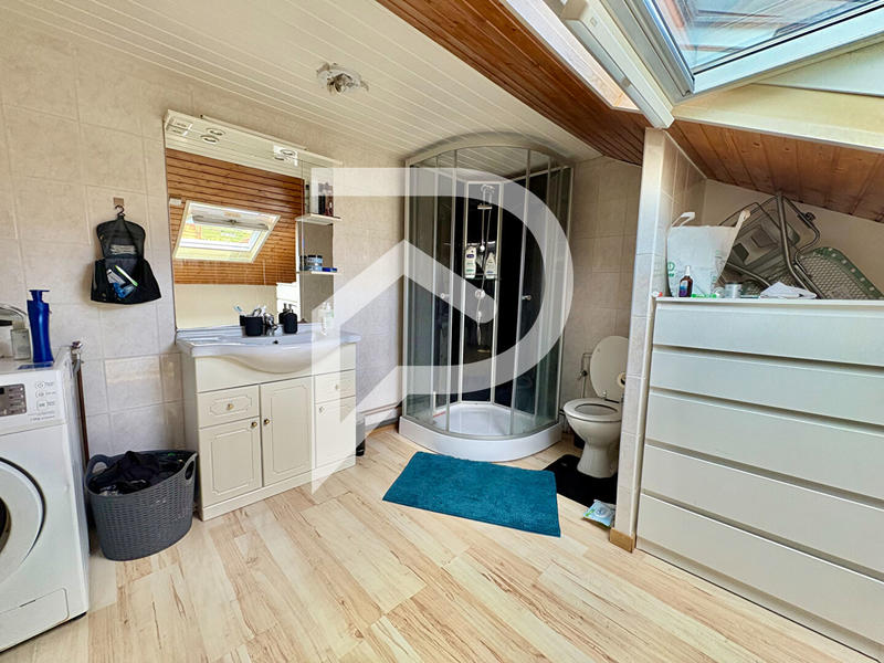 Maison - 1 m² - 7 pièces