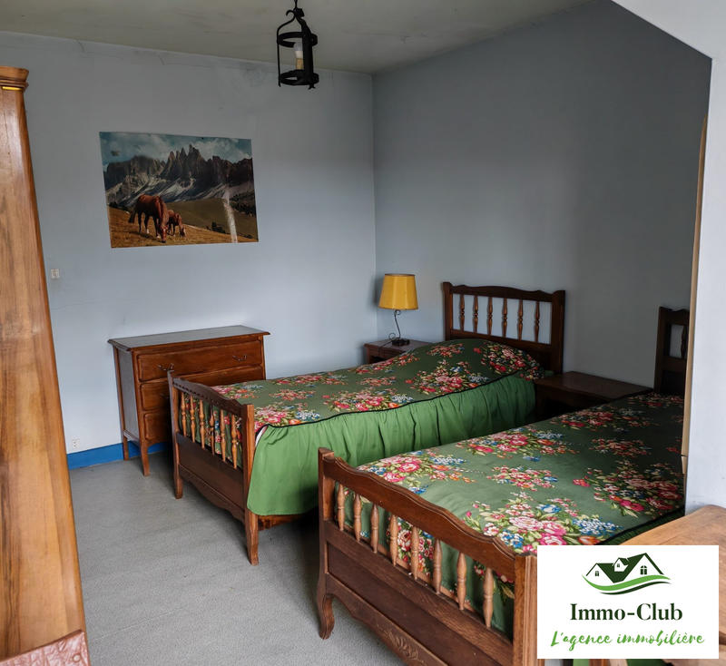 Maison - 180 m² - 8 pièces