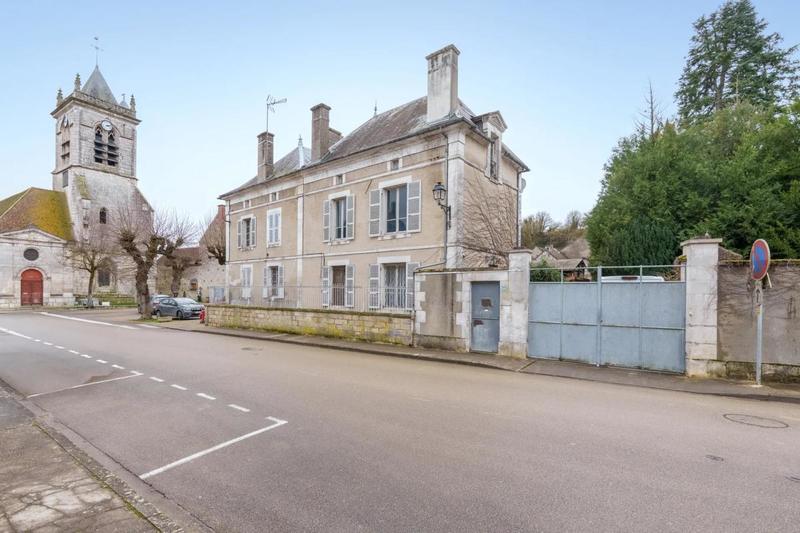 Maison - 240 m² - 10 pièces