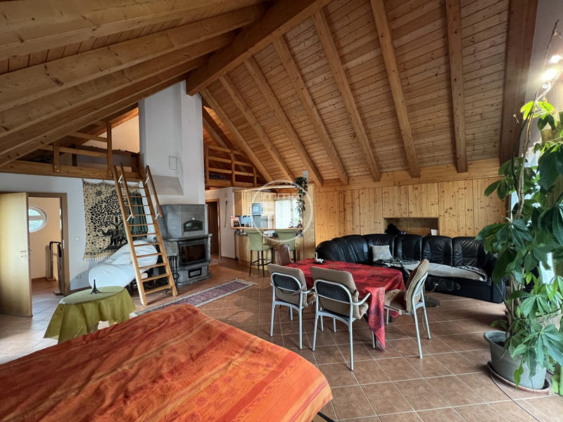 Maison - 349 m² - 12 pièces