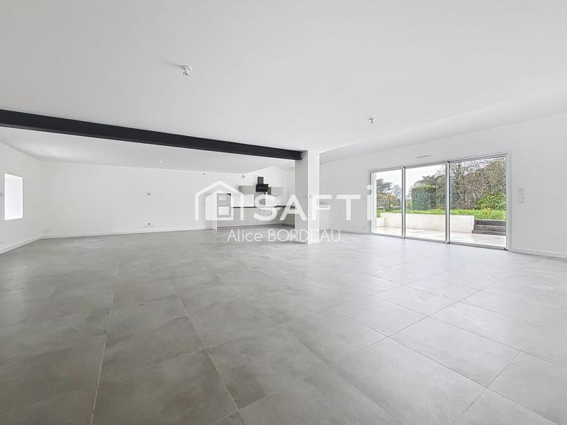 Maison - 181 m² - 5 pièces