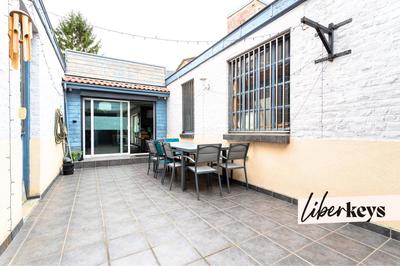 Maison - 208 m² - 8 pièces