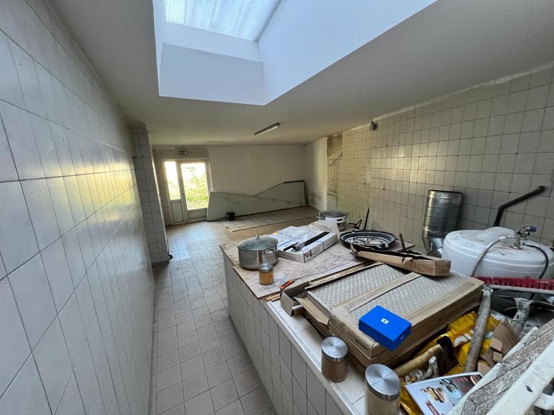 Local commercial - 165 m² - 2 pièces