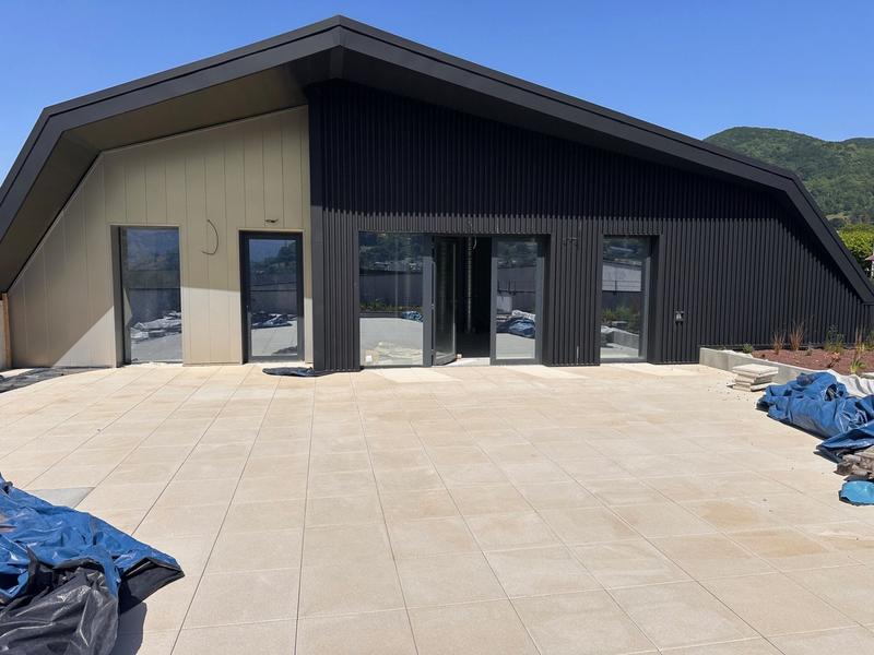 Local d'activités - 1 819 m²