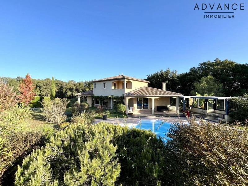 Maison - 172 m² - 6 pièces