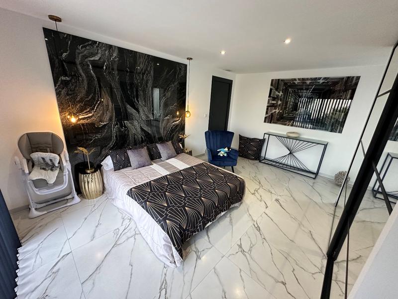 Villa - 262 m² - 6 pièces