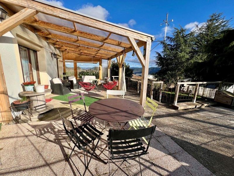 Maison traditionnelle - 150 m² - 5 pièces