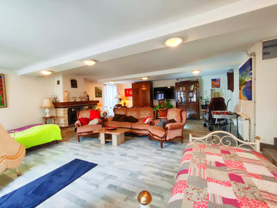 Maison - 319 m² - 12 pièces