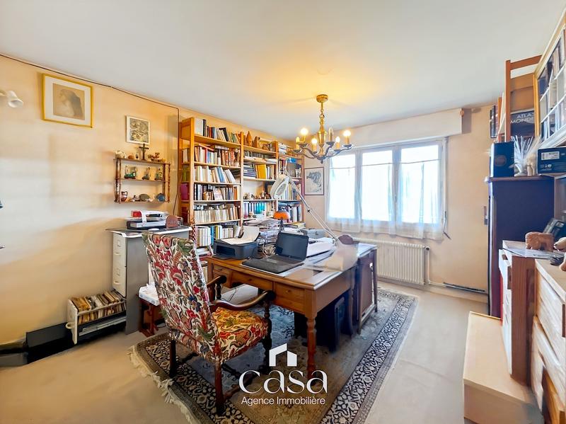 Maison - 220 m² - 10 pièces