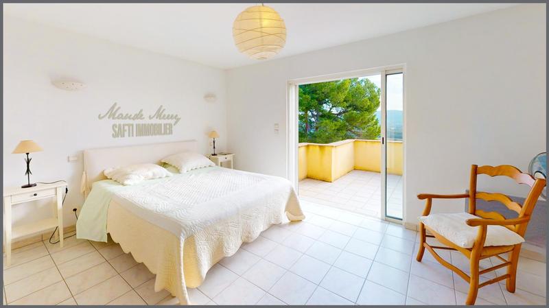 Villa - 177 m² - 7 pièces