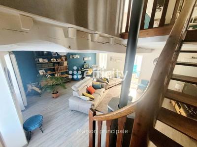 Maison - 266 m² - 6 pièces