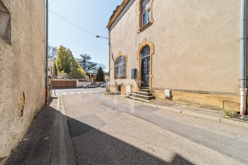 Local d'activités - 194 m² - 6 pièces