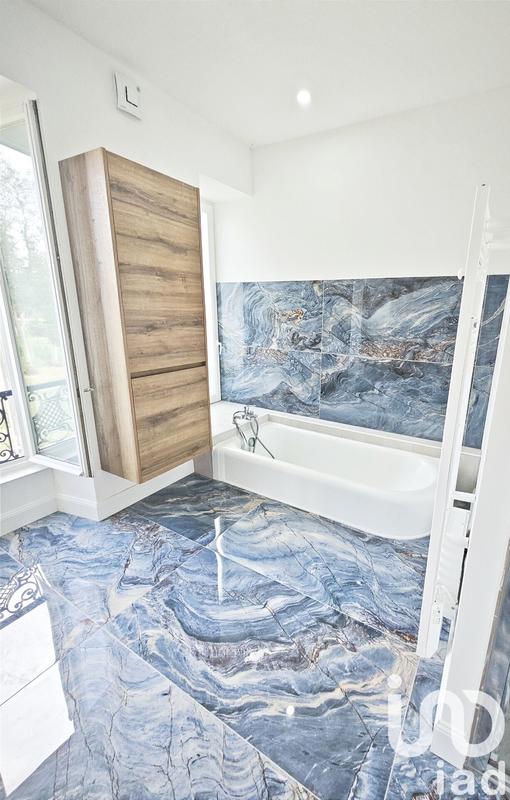 Château - 215 m² - 6 pièces