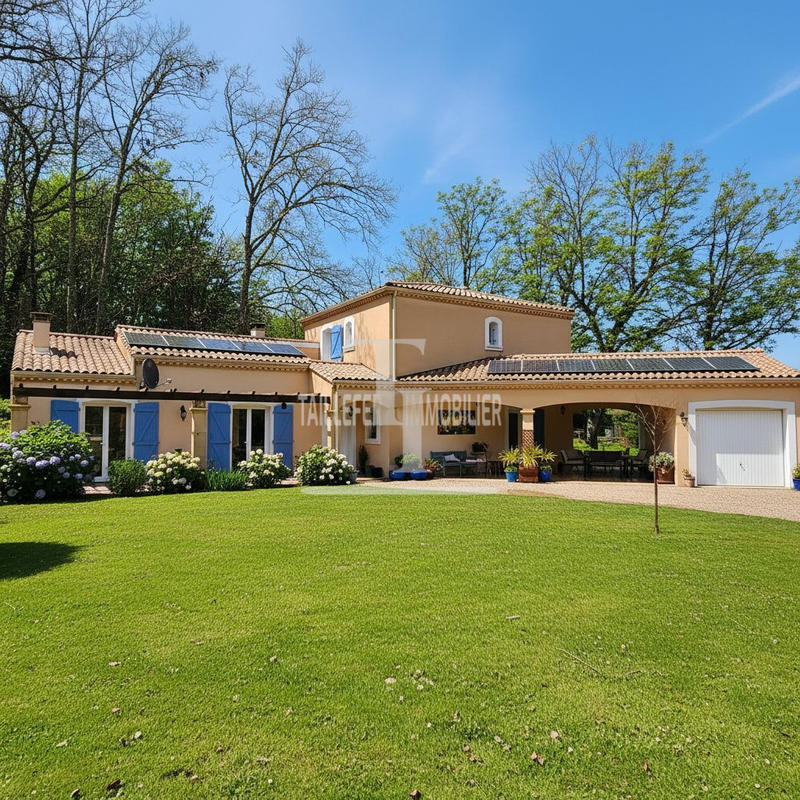 Maison - 163 m² - 7 pièces