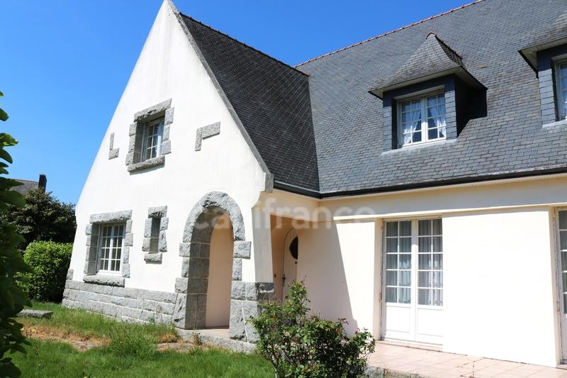 Maison - 205 m² - 8 pièces