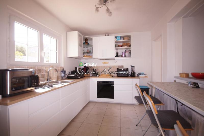 Maison - 280 m² - 7 pièces