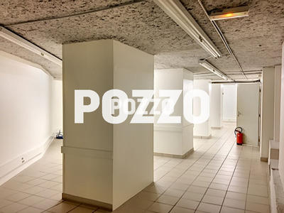 Local commercial - 328 m² - 2 pièces