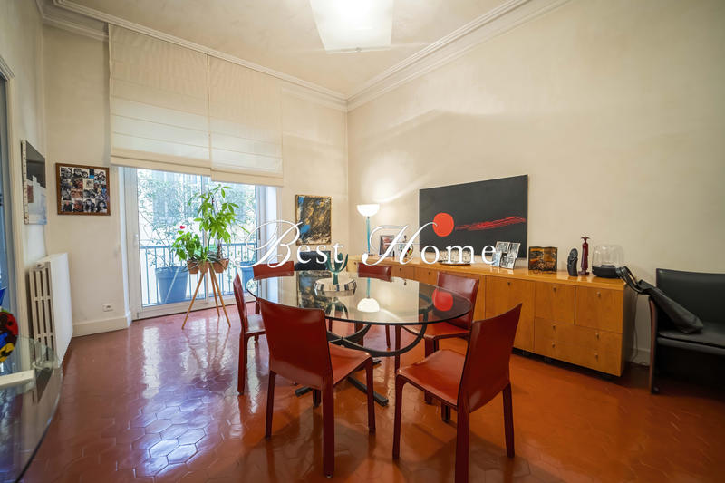 Maison - 245 m² - 8 pièces