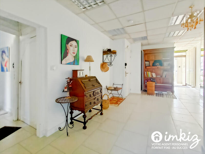 Maison - 320 m² - 10 pièces