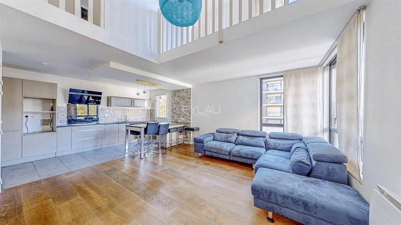 Appartement - 102 m² - 5 pièces