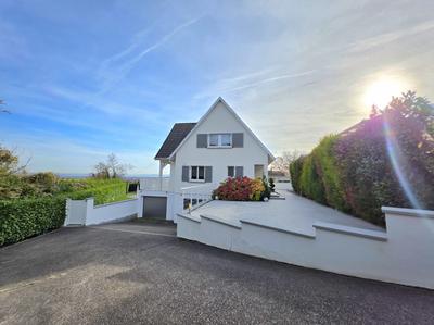 Maison contemporaine - 127 m² - 6 pièces