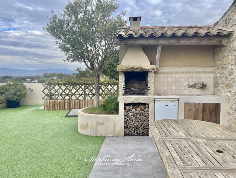 Maison - 235 m² - 6 pièces