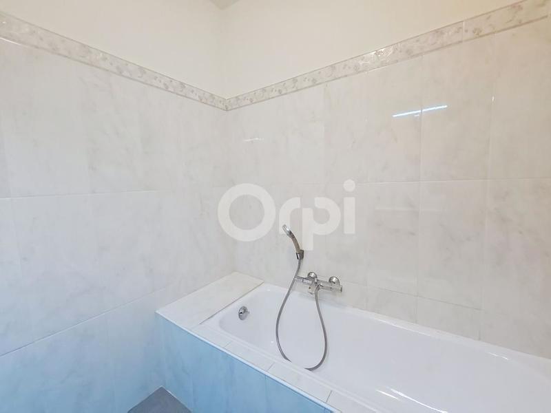 Appartement - 99 m² - 5 pièces